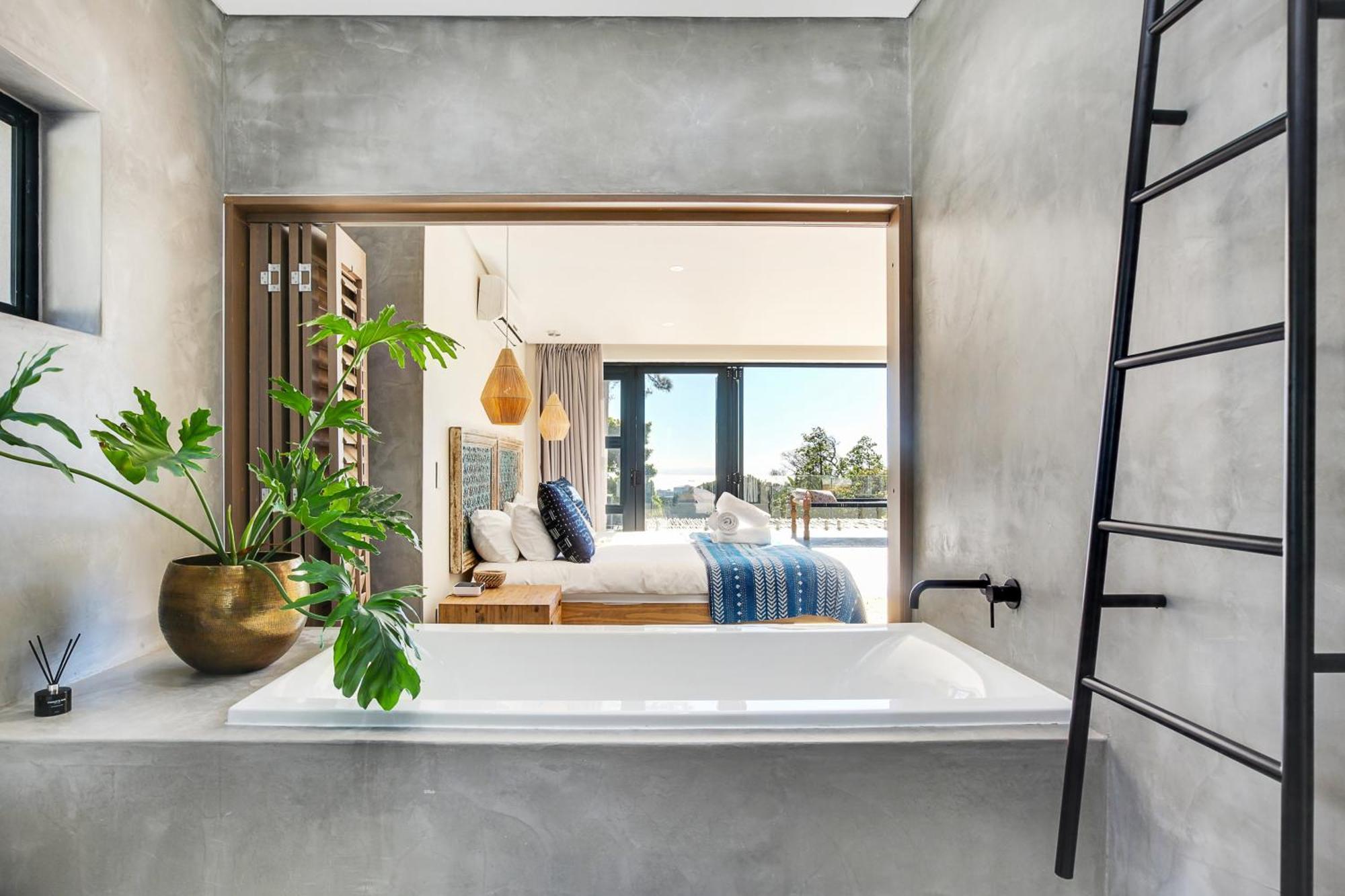 Solar-powered Mountain Retreat With Natural Pool Villa Cape Town